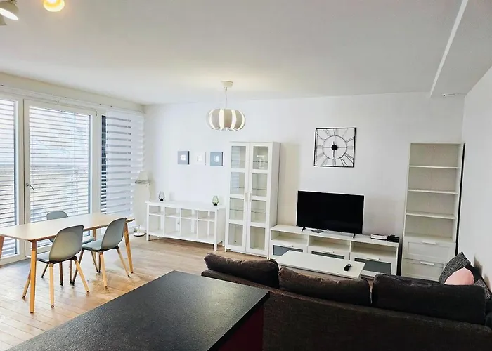 Bright And Welcoming 2 Bedrooms In City Center